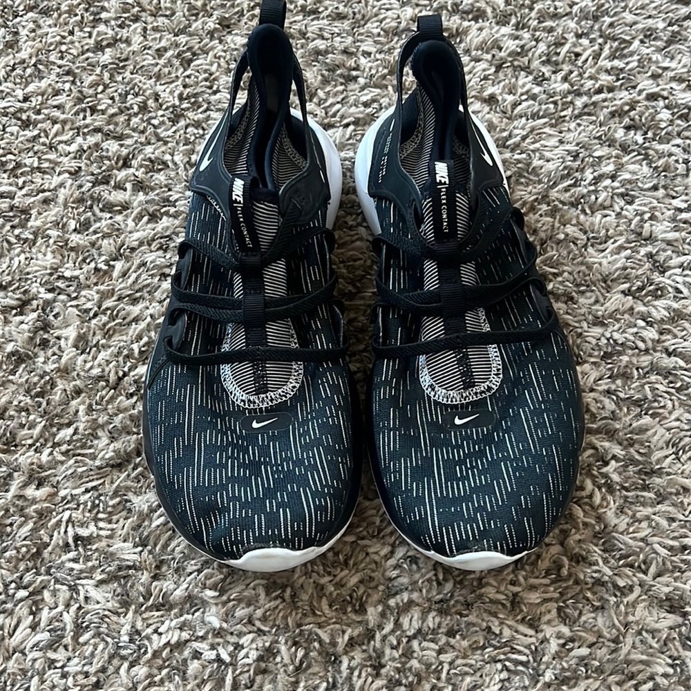 WOMEN’S NIKE SHOES